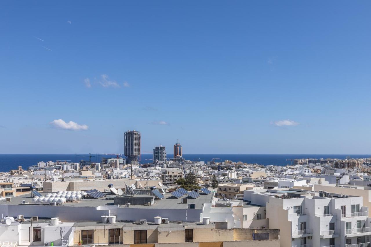 Unique Penthouse With Private Heated Jacuzzi, Close To Restaurants And Night Life Is-Swieqi 외부 사진
