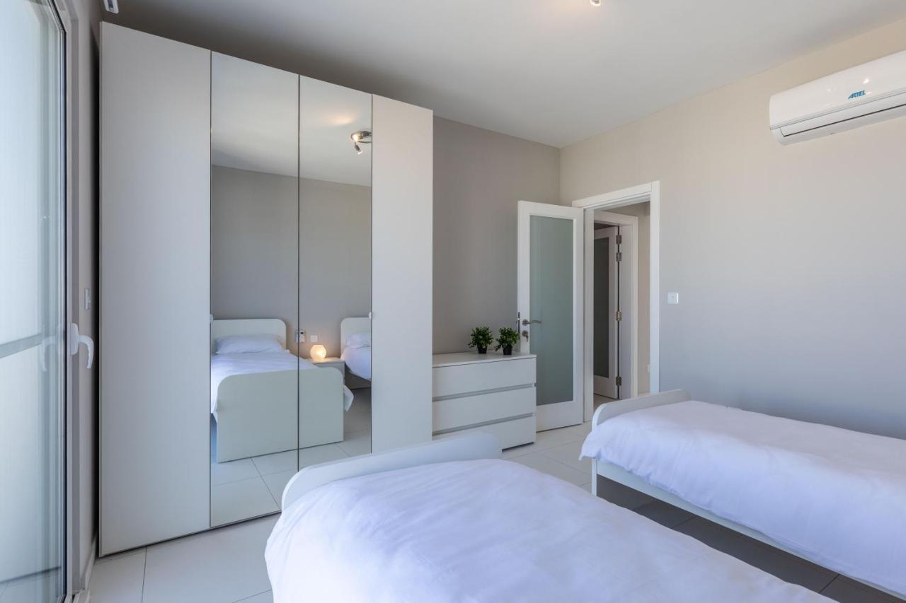 Unique Penthouse With Private Heated Jacuzzi, Close To Restaurants And Night Life Is-Swieqi 외부 사진