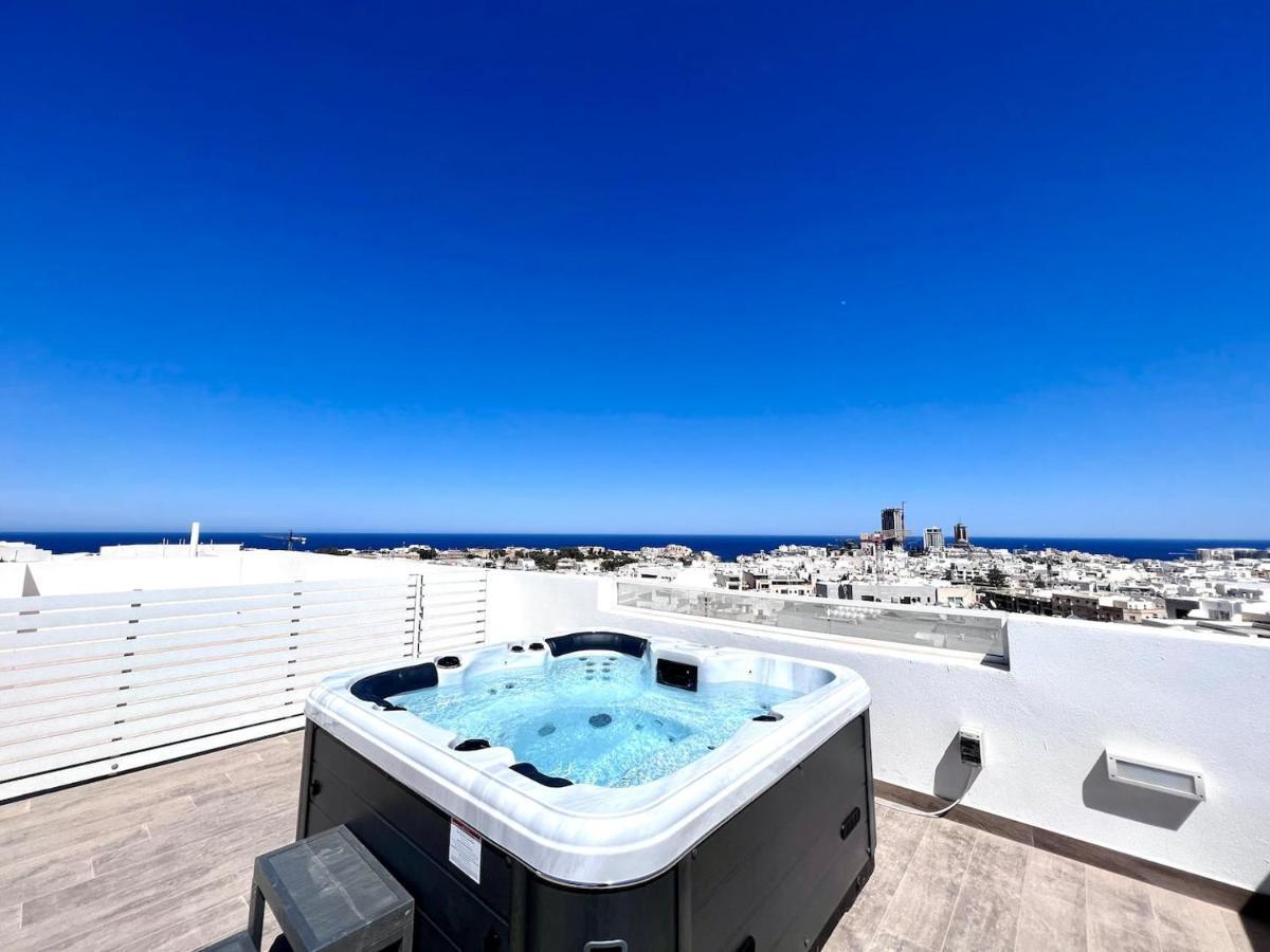 Unique Penthouse With Private Heated Jacuzzi, Close To Restaurants And Night Life Is-Swieqi 외부 사진