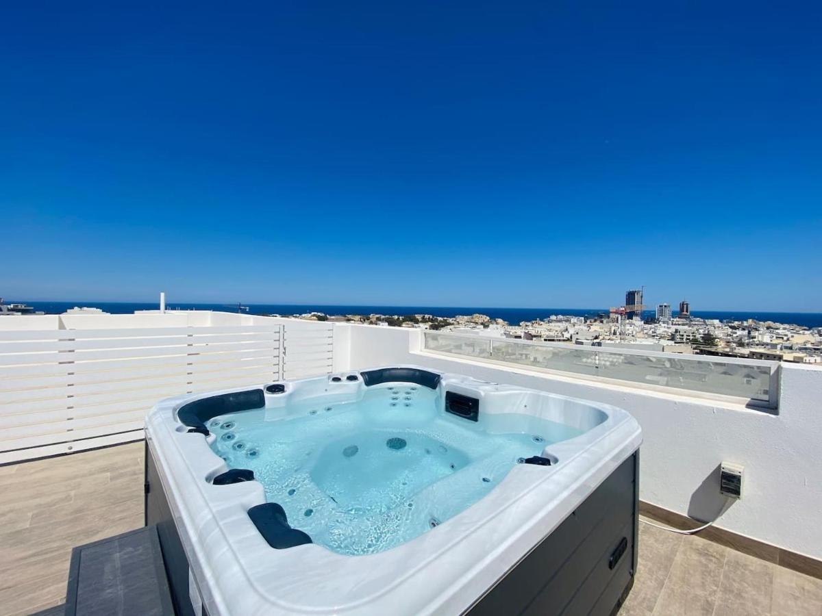 Unique Penthouse With Private Heated Jacuzzi, Close To Restaurants And Night Life Is-Swieqi 외부 사진