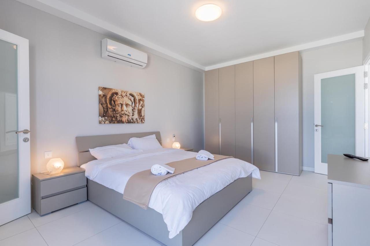 Unique Penthouse With Private Heated Jacuzzi, Close To Restaurants And Night Life Is-Swieqi 외부 사진